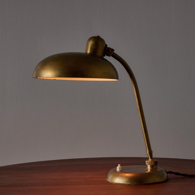 1940s 1940s Giovanni Michelucci Patinated Brass Ministerial Desk Lamp for Lariolux For Sale - Image 5 of 17