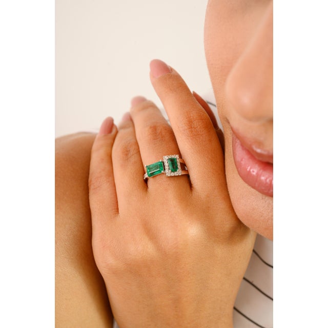 14k Gold Vintage Style Emerald Two Stone Ring With Diamonds Size 5.5 For Sale - Image 4 of 12