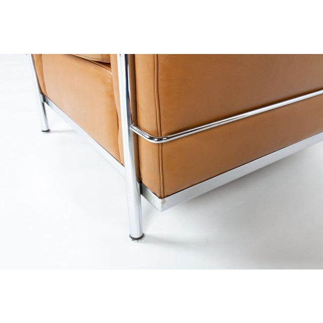 LC2 Lounge Chair in Brown Leather by Le Corbusier, Pierre Jeanneret and Charlotte Perriand for Cassina, 1995 For Sale - Image 9 of 11