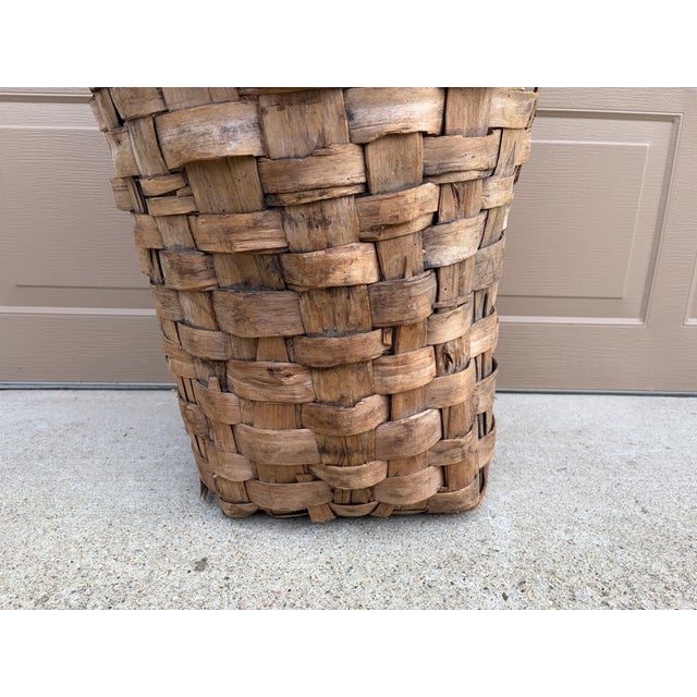 19th-Century French Splint Oak Harvest Basket With Original Weathered Patina For Sale - Image 9 of 13