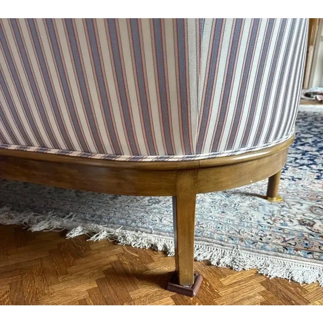 Mid 20th Century Traditional Upholstered Settee Loveseat For Sale In Chicago - Image 6 of 12