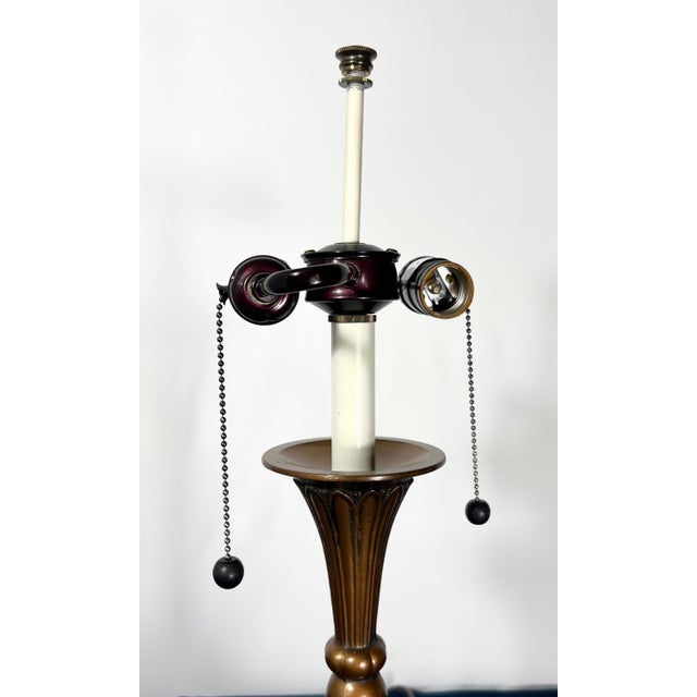 Neoclassical 1970s Neoclassical Stiffel American Bronze Column Lamp - Dual Light Pull Chain For Sale - Image 3 of 12