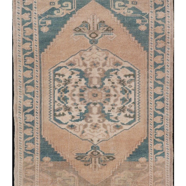 Vintage Oushak Rug With Geometric Medallion 1'9 X 3'4 For Sale - Image 4 of 8