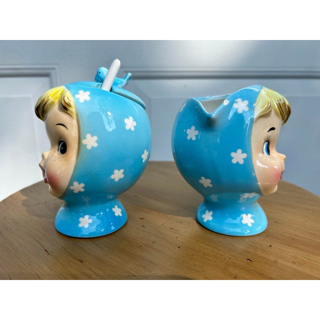 Figurative Mid 20th Century Napco “Miss Cutie Pie” Sugar Bowl and Creamer Set For Sale - Image 3 of 12