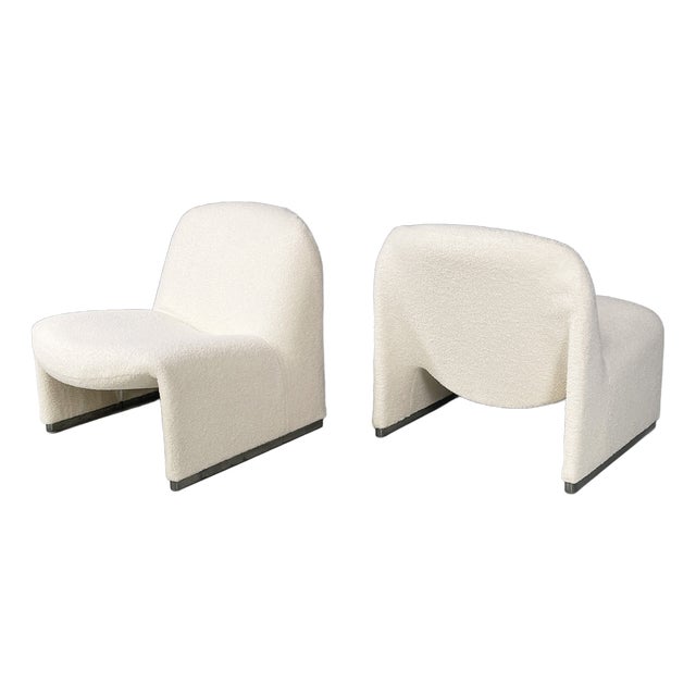 Italian Modern White Teddy Fabric Armchairs by Giancarlo Piretti for Anonima Castelli, 1970s, Set of 2 For Sale
