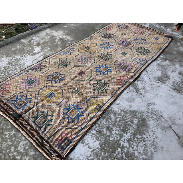 Tan 1960s Vintage Turkish Handwoven Area Rug - 4′1″ × 10′ For Sale - Image 8 of 10