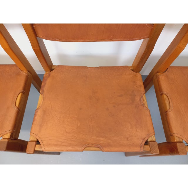 Vintage Chairs in Elm and Leather from Maison Regain, 1970s-1980s, Set of 4 For Sale - Image 13 of 18