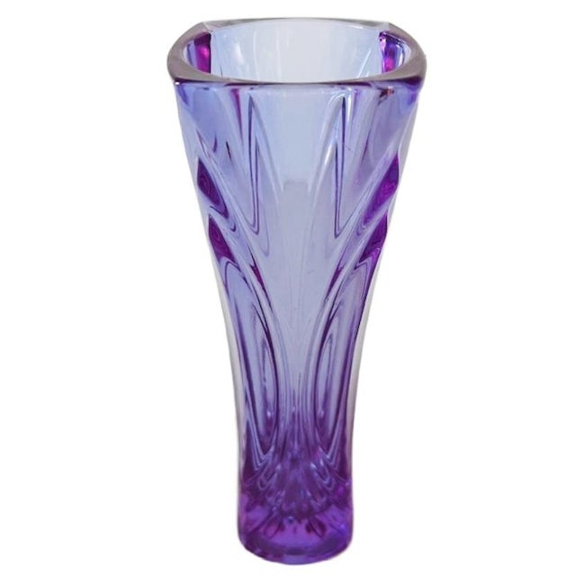 Vintage Cristal d’Arques Alexandrite neodymium color-changing purple crystal vase made in the 1970s. This vase takes on...