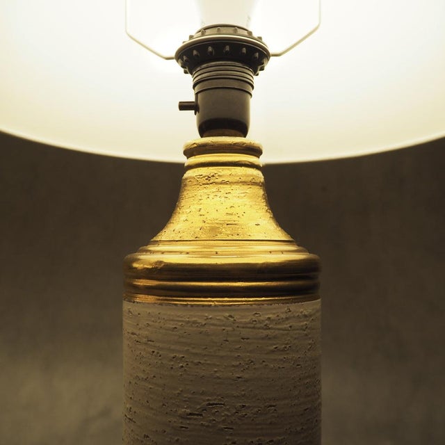 1960s Sculptural Cream and Gold Ceramic Table Lamps by Bitossi for Bergboms, Italy, 1960s, Set of 2 For Sale - Image 5 of 11