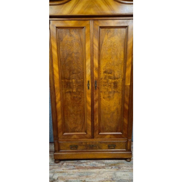 Antique Bieidermeier Style Wardrobe in Walnut, 1800s For Sale - Image 5 of 14