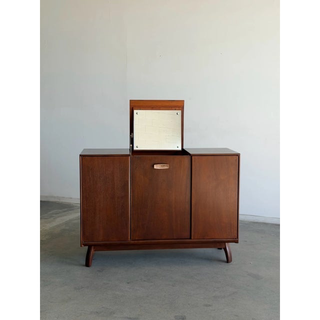 Brown Vanity Dresser by Mount Airy Furniture For Sale - Image 8 of 18