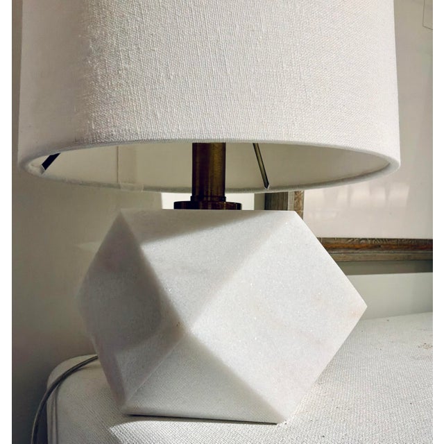 Mid-Century Modern Mod White Marble Geometric a Cut Above Table Lamp For Sale - Image 3 of 4