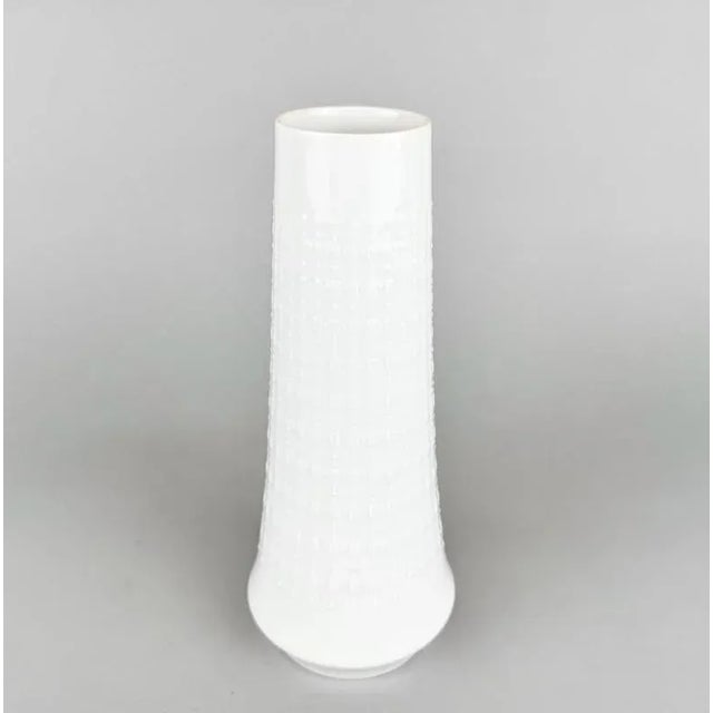 White Porcelain Vase attributed to Lorenz Hutschenreuther, Germany, 1960s For Sale - Image 3 of 7