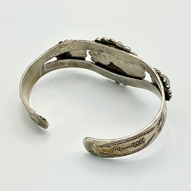 1950s Vintage Southwestern American Navajo Bell Trading Co. Sterling Cuff Bracelet. For Sale - Image 10 of 13