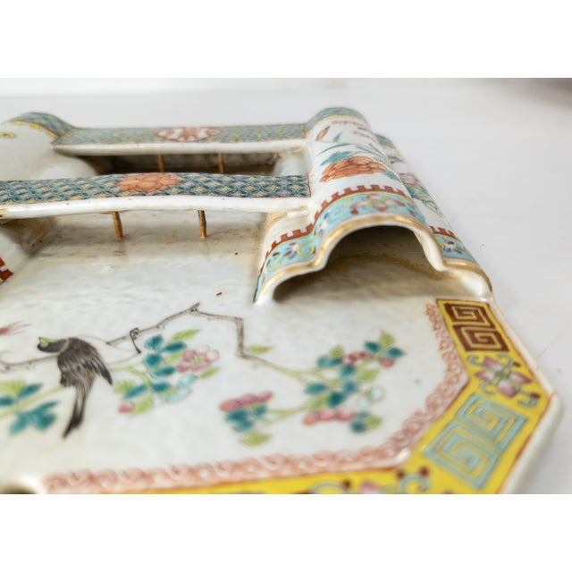 19th Century Chinese Porcelain Famille Rose Wall Plaque Vase for Pens or Brushes For Sale - Image 14 of 15