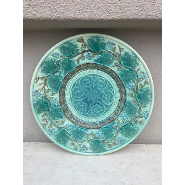 Ceramic Majolica Grape Plate Villeroy & Boch, Circa 1890 For Sale - Image 7 of 7