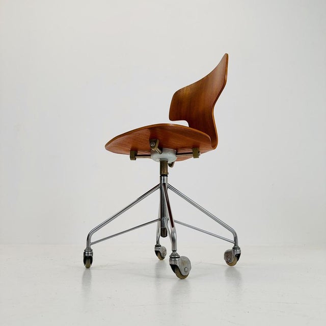 Mid-Century Model 3113 Swivel Desk Chair in Teak by Arne Jacobsen for Fritz Hansen, 1960s For Sale - Image 9 of 11