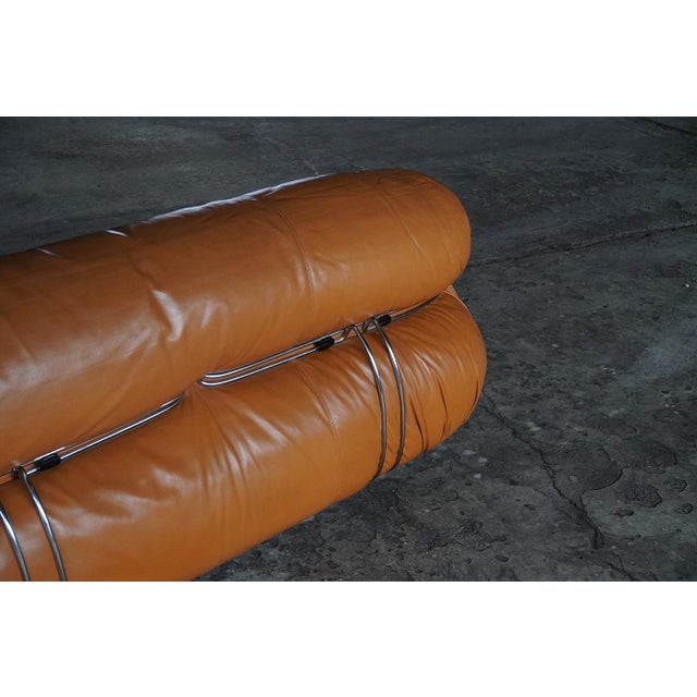 1970s Soriana Three-Seater Sofa in Original Leather by Afra and Tobia Scarpa for Cassina, 1970s For Sale - Image 5 of 11