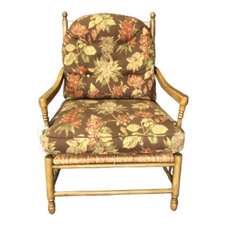 Showroom Sample Hickory White Ladderback Chair With Rush Bottom and Floral Cushion For Sale