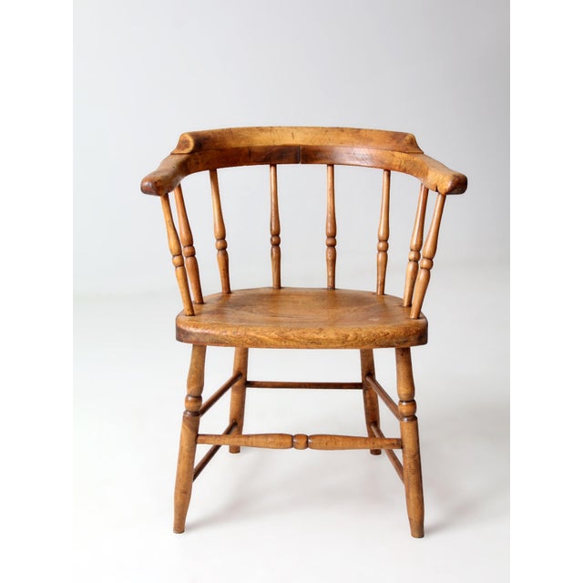 Early 20th Century Antique Windsor Captain’s Chair Wood Spindle Armchair For Sale - Image 5 of 14