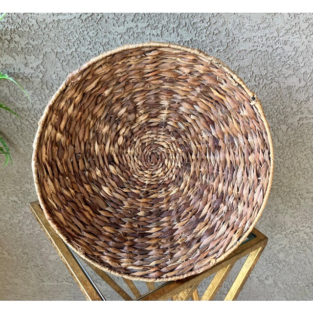 Late 20th-Century Handwoven Water Hyacinth Pedestal Centerpiece Bowl For Sale - Image 9 of 18