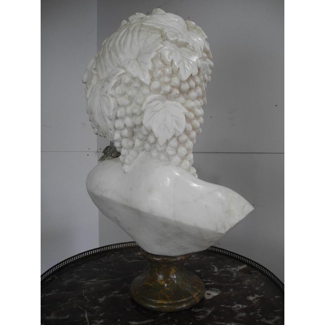 Unknown, Bust of Goddess Ariadne Holding Grapes, Carrara Marble For Sale - Image 14 of 18