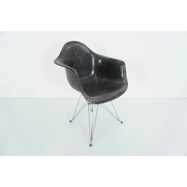 Herman Miller DAX Armchair with Eiffel Tower Base by Charles & Ray Eames for Herman Miller For Sale - Image 4 of 8
