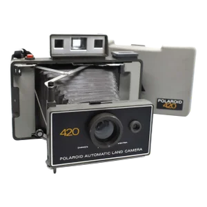 Polaroid Automatic Land Packfilm Model 420 Camera With Clamshell Cover