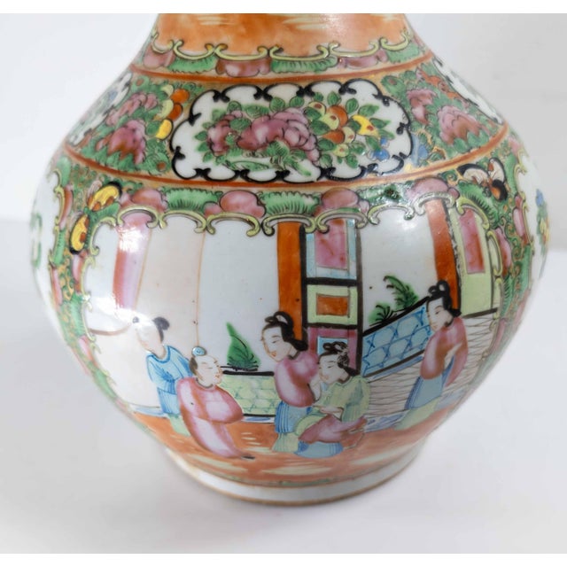 19th Century Chinese Export Chinoiserie Rose Medallion Bottle Vase With Lid For Sale - Image 13 of 18