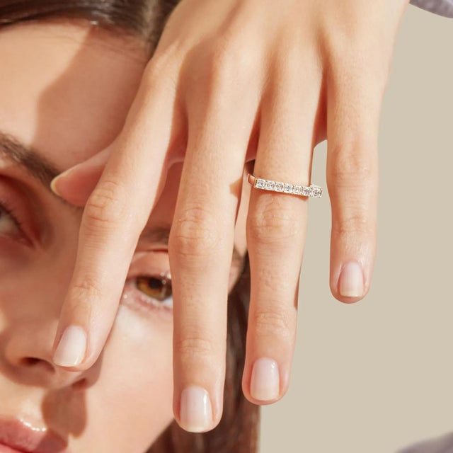 The Maya Asscher Cut Bar Ring in 14k Yellow Gold Lab Grown Diamonds by Lumeniri, Size 7 For Sale - Image 4 of 9