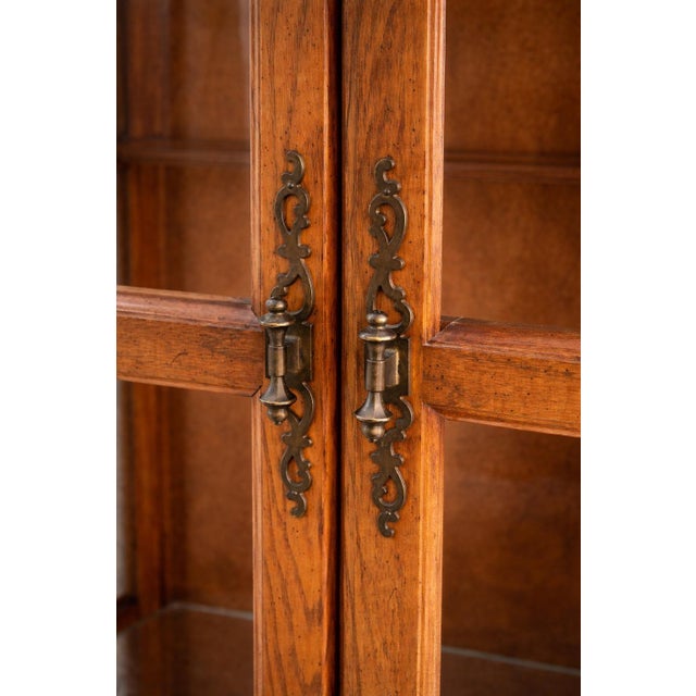 Vintage Harbor House Solid Oak Lighted Curio Cabinet With Glass Sides – Model 9630 – Adjustable Shelves For Sale - Image 12 of 12