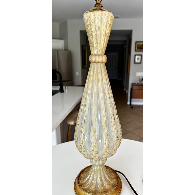 Cream 1950s Mid Century Modern Barovier & Toso Murano Coronado d'Oro Glass Table Lamp For Sale - Image 8 of 17