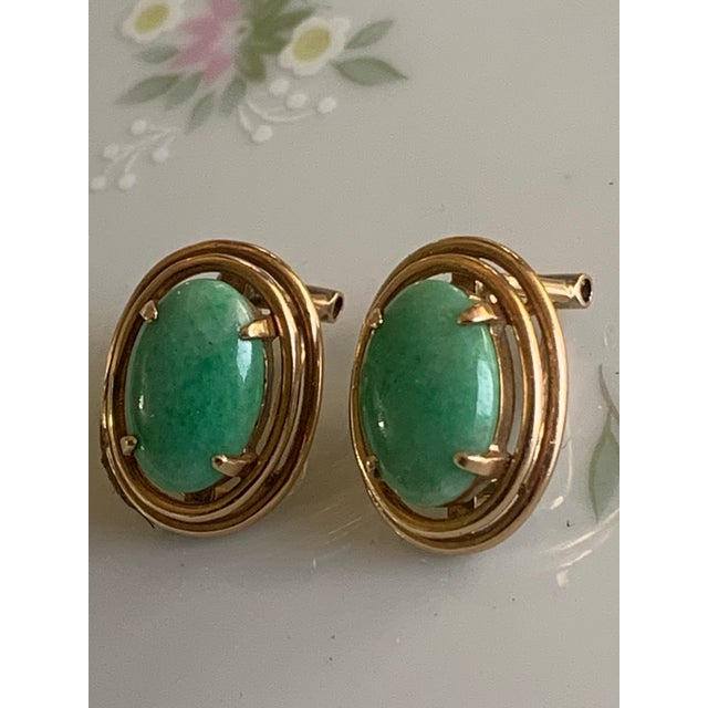 Chinoiserie Vintage 14k Gold Oval Jade Cabochon Earrings, A Pair For Sale - Image 3 of 8