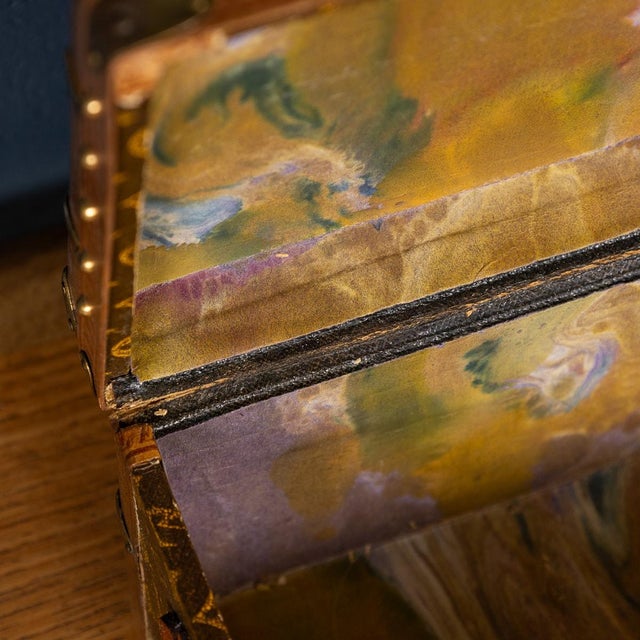 20th Century Louis Vuitton Malle Fleurs Trunk in Monogram Canvas, France, 1910s For Sale - Image 13 of 18