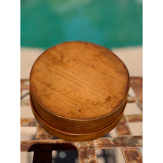 Pair Antique Shaker-Style Bentwood Boxes, Oval & Round, 19th–Early 20th Century For Sale - Image 9 of 14