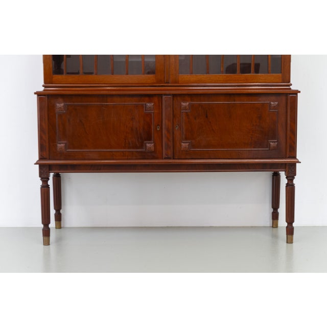 1970s Danish Hepplewhite Mahogany Display Cabinet from Farre Møbelfabrik, 1970s For Sale - Image 5 of 18