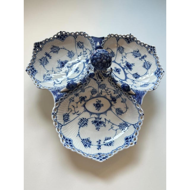1970s Royal Copenhagen Blue Fluted Full Lace Three-Section Serving Dish No. 1005 For Sale - Image 5 of 12