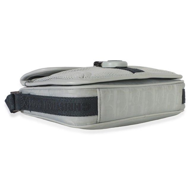 Light Blue Oblique Jacquard Dior 8 Pouch With Strap For Sale In New York - Image 6 of 8