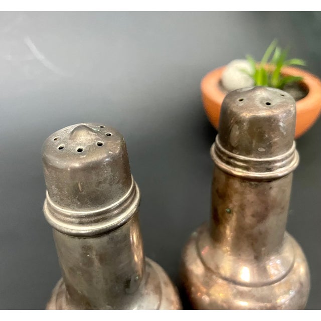 1950s Vintage Mid Century Modern Silver Plated Salt & Pepper Shakers International Silver - Set of 2 For Sale - Image 5 of 9