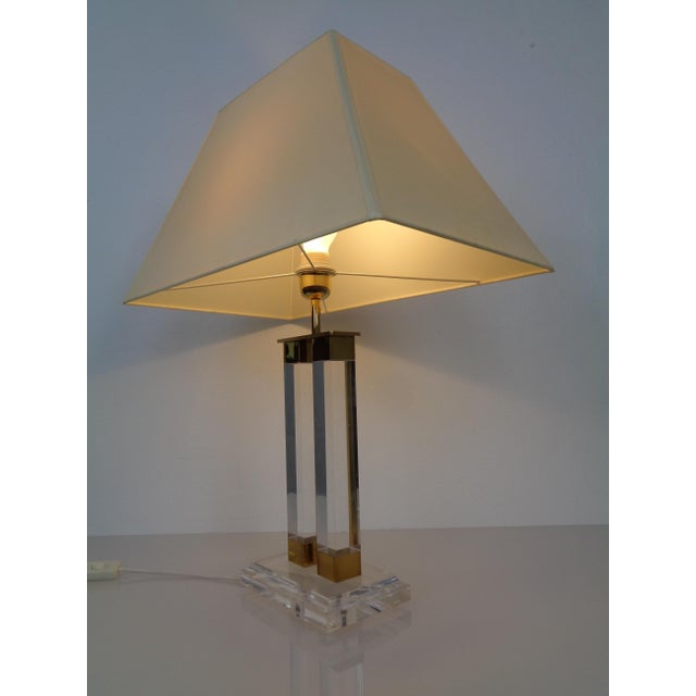 Hollywood Regency Acrylic Glass & Brass Table Lamp, Italy, 1970s For Sale - Image 4 of 16
