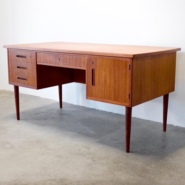 1960s Danish Teak Desk With Curved Sides & Rear Storage For Sale - Image 12 of 18
