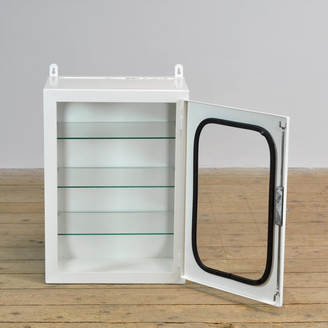 1970s Vintage Medical Display Cabinet, 1975 For Sale - Image 5 of 11