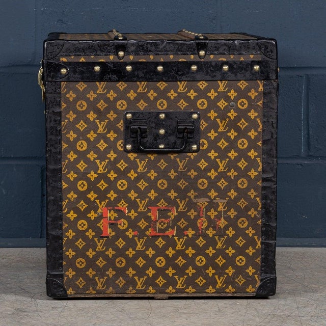 Louis Vuitton Vintage French Trunk in Monogram Canvas from Louis Vuitton, 1920 For Sale - Image 4 of 18