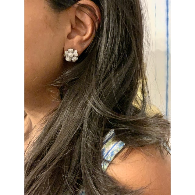 Metal 1.8 Carat Diamond Flower/Cluster Stud Earring 18 Karat White Gold, A Pair For Sale - Image 7 of 18