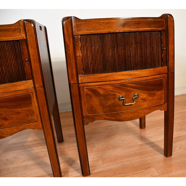 Beacon Hill 1920 Antique Beacon Hill Collection Regency Mahogany Nightstands Bedside Tables For Sale - Image 4 of 18