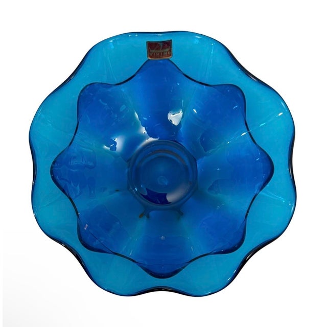 Mid-Century Modern VTG Viking Glass Bluenique Footed Art Glass Double Ruffled Bowl W/Sticker (A14). For Sale - Image 3 of 9
