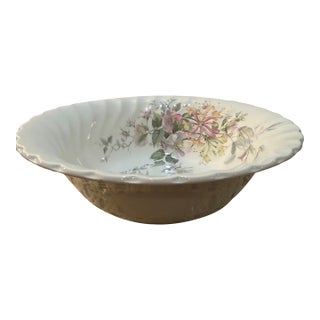 Mid 20th Century Myott Staffordshire Ceramic Serving Bowl in Jamestown Pattern. For Sale