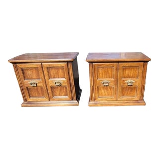 American of Martinsville Walnut Italian Neoclassical Tuscan One Drawer Nightstands, a Pair For Sale
