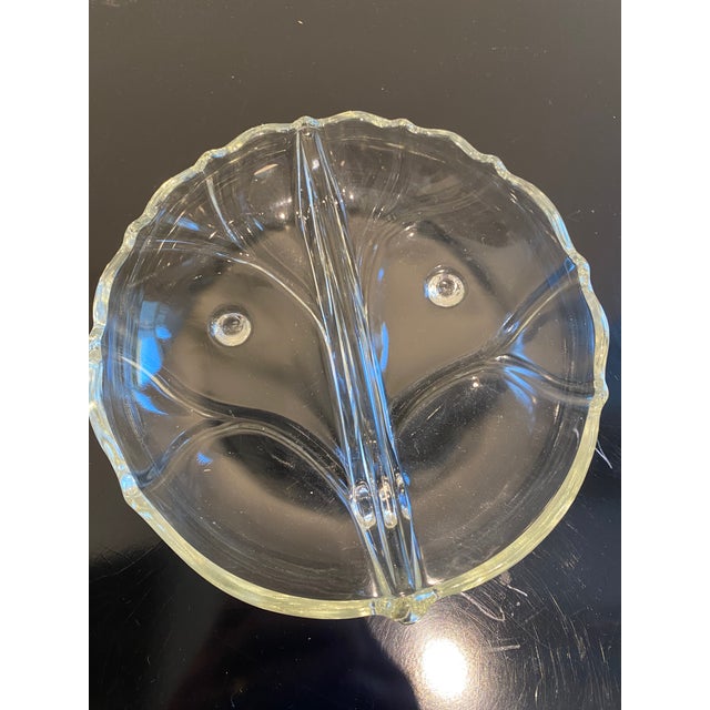 Elevate your next gathering with this charming vintage clear glass divided serving dish. Perfect for use as a relish tray,...