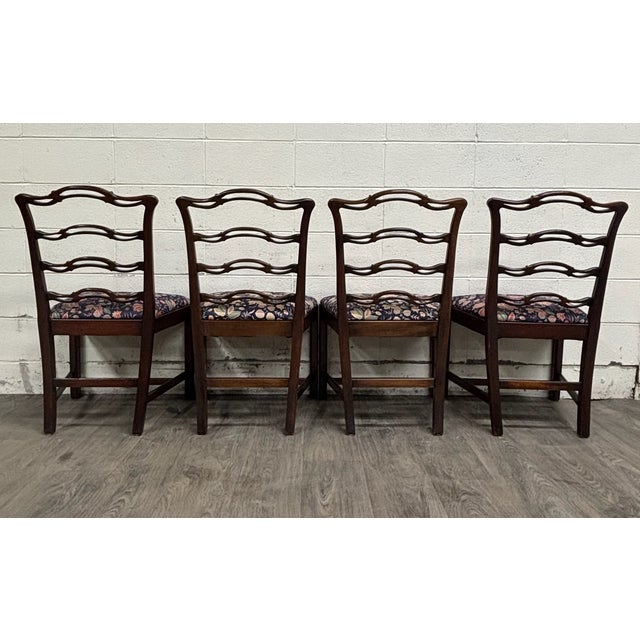 Wood Vintage Chippendale Style Ladder Back Ribbon Back Dining Chairs - Set of 4 For Sale - Image 7 of 8